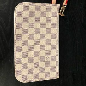 Checkered Wristlet L V blue white gray pouch
